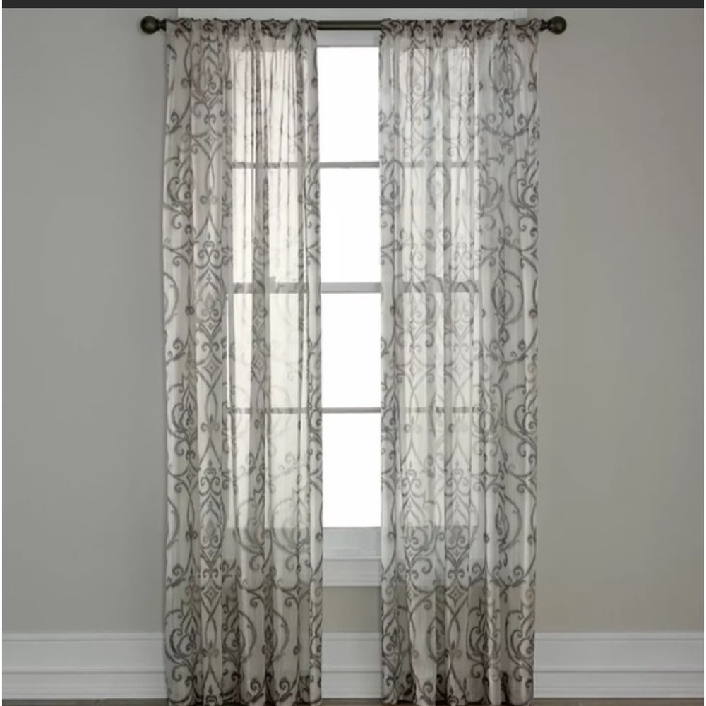 Royal Velvet Alona Sheer Curtain Panel 50"Wx 84”L New in Package